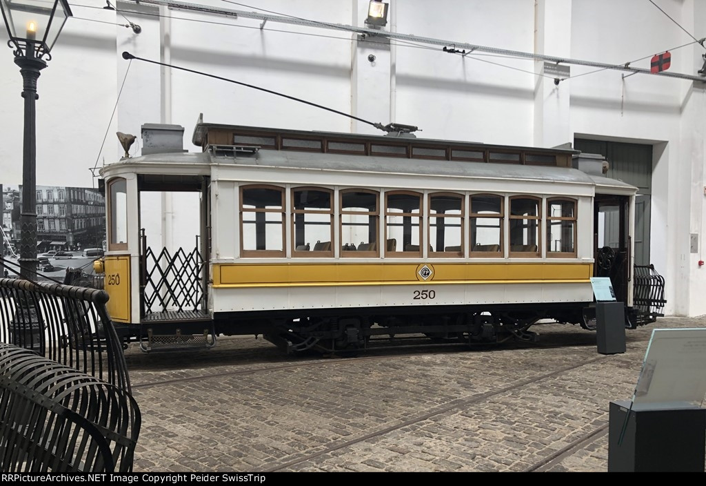 Historic streetcars in Porto